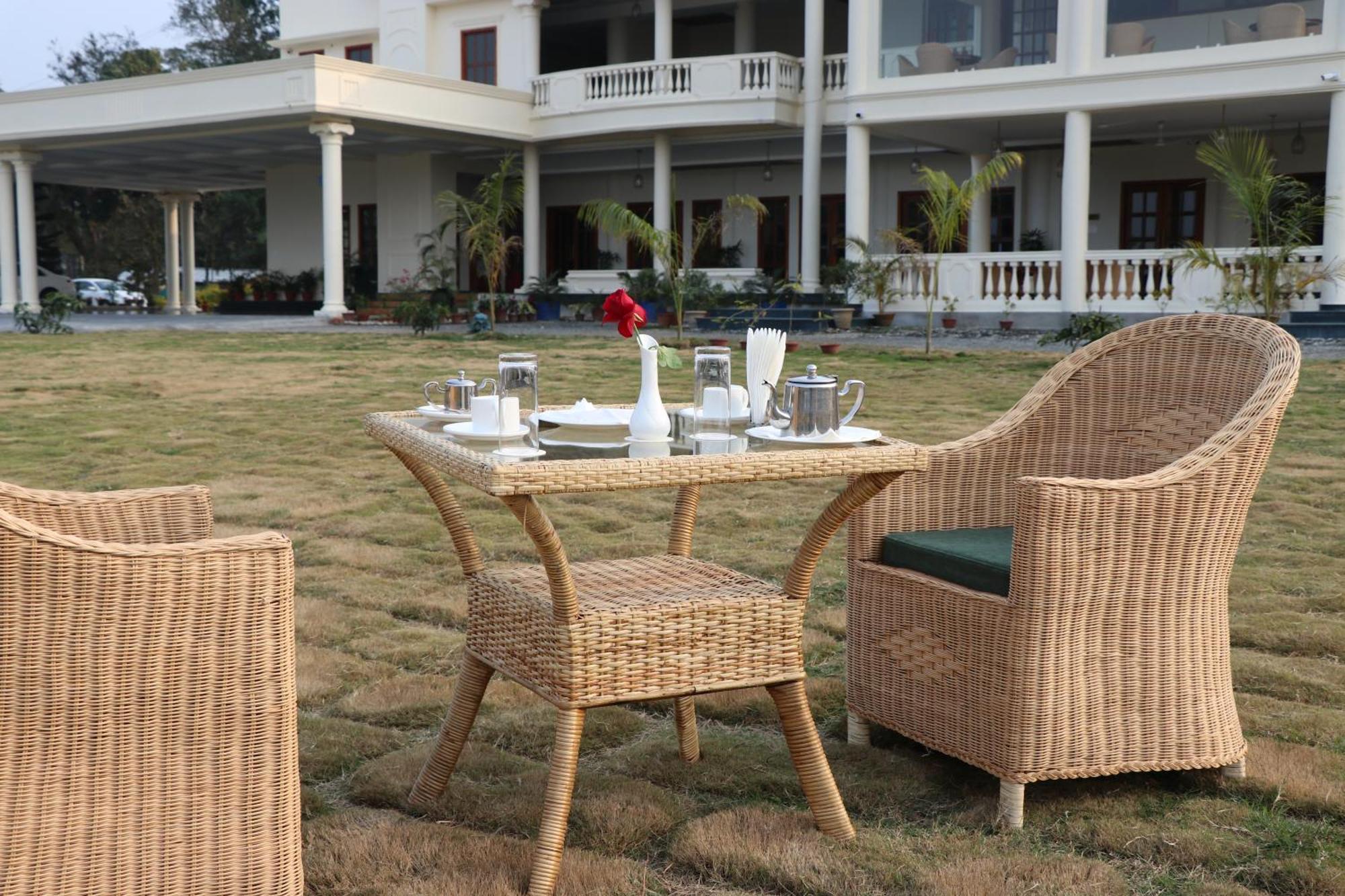 Royale De' Casa Resort Kāziranga Exteriör bild